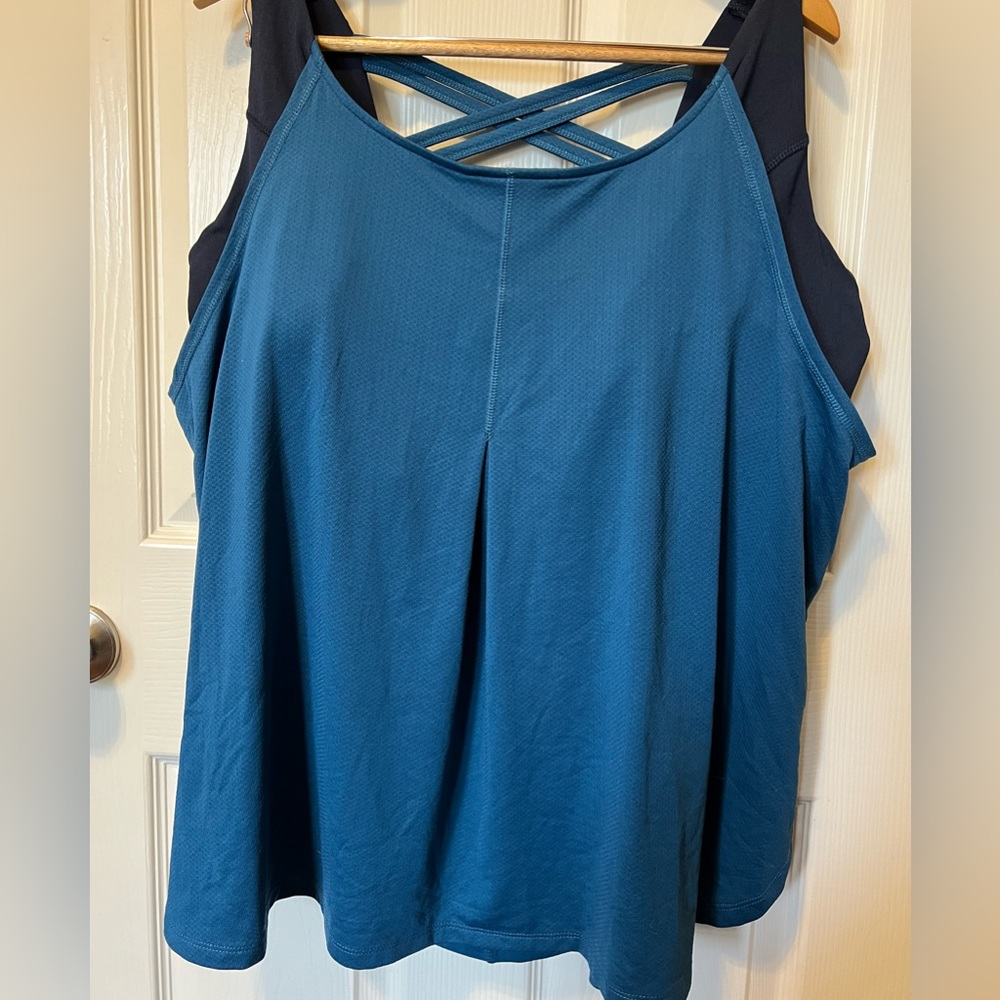 Jockey NWT sports tank with built in sports bra.